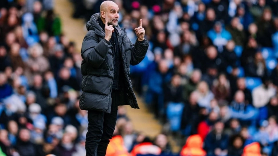 Pep Guardiola Minta Manchester City Tak Cepat Puas Usai Raih Dua Gelar Domestik