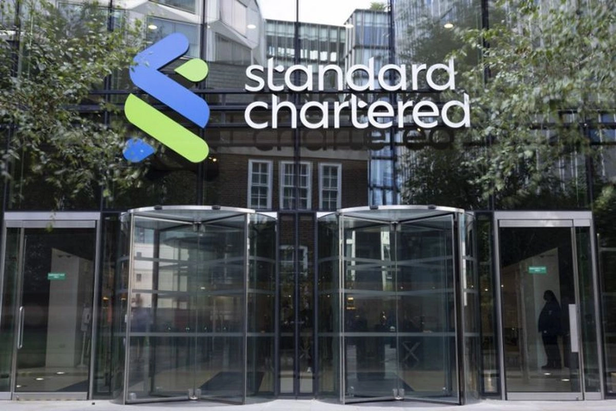 Standard Chartered PHK 7.800 Pekerja di Tengah Ekspansi AI