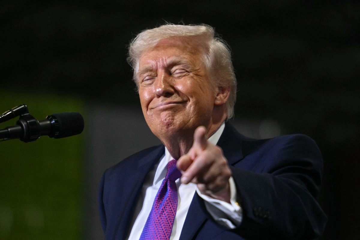 Trump Batalkan Lagi Serangan ke Iran, Klaim Telah Dibujuk Negara Teluk