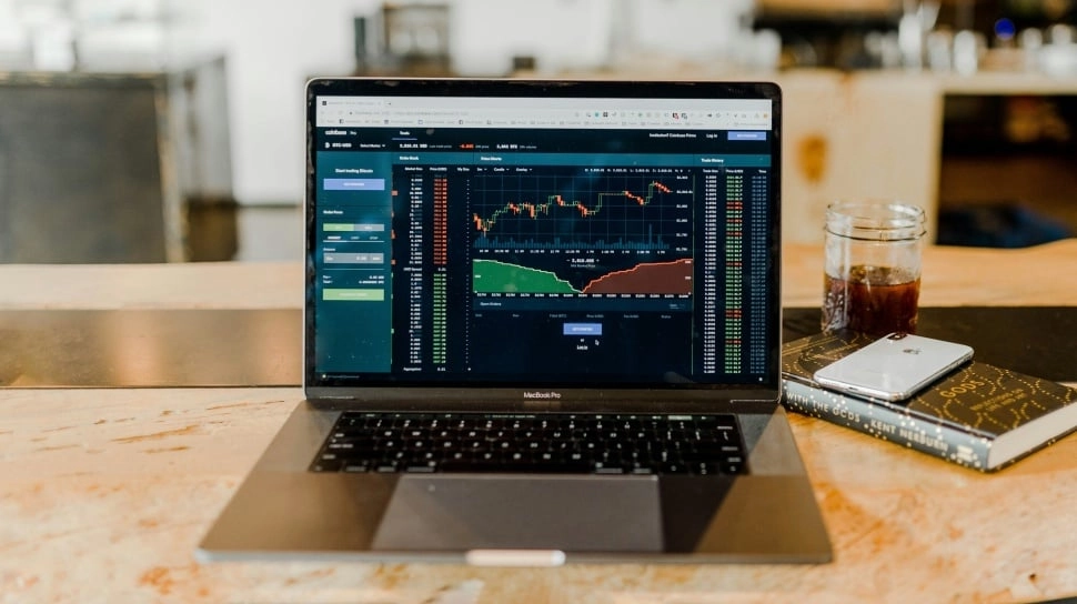 Wall Street Anjlok Tiga Hari Berturut-turut
