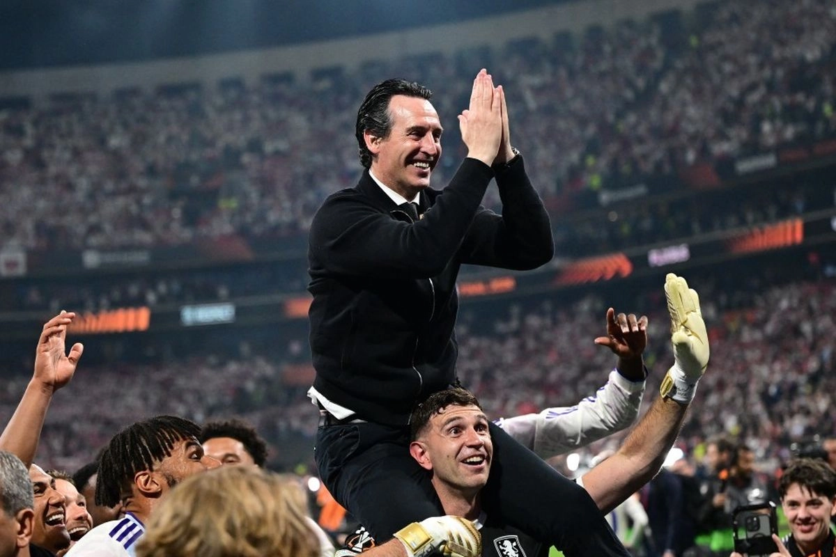 Saat Emi Martinez Bawa Aston Villa Juara Liga Europa dengan Jari Patah...