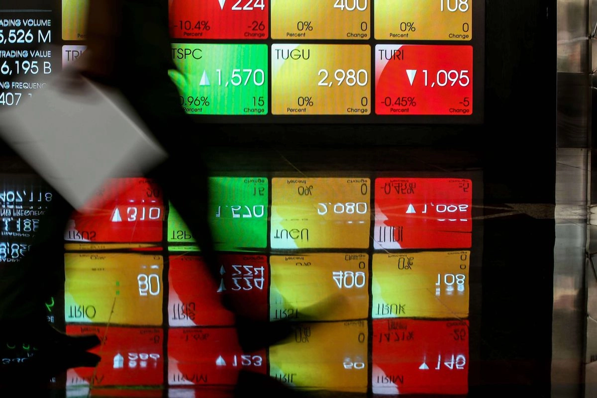 IHSG Sesi 1 Ditutup Menguat Tipis, 3 Saham Big Caps Masih Tertekan