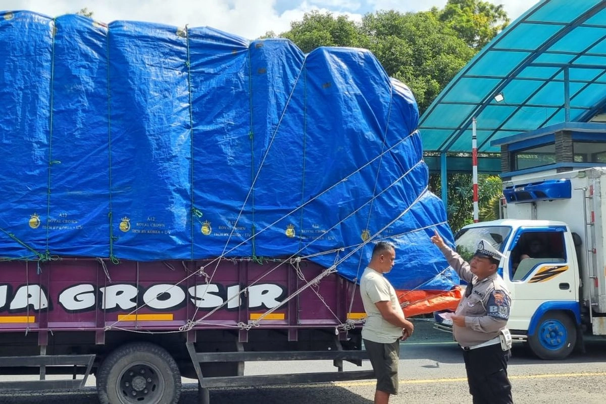 Sopir Logistik Ngadu ke DPR karena Sering Dihukum Saat Bawa Truk ODOL, Bukan Pengusahanya