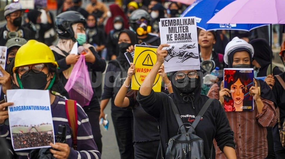 Alarm Bahaya Militerisme: Ruang Demokrasi Menyempit, Ekonomi Kian Terancam