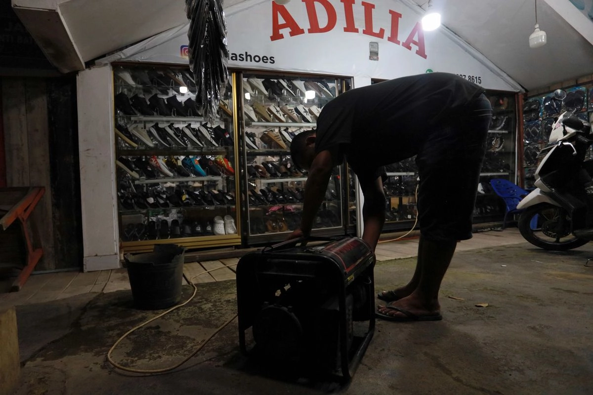 ''Blackout'' Sumatera dan Rapuhnya Infrastruktur Publik