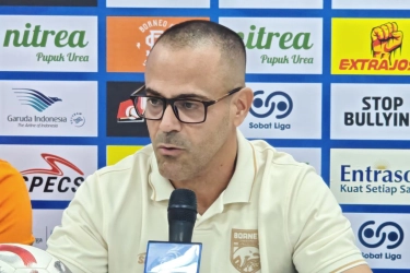 Fabio Lefundes Sampaikan Selamat ke Bojan Hodak Usai Persib Juara