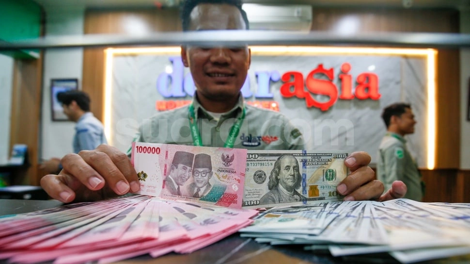 Ekonom: Rupiah Telah Melemah Lebih dari 5%