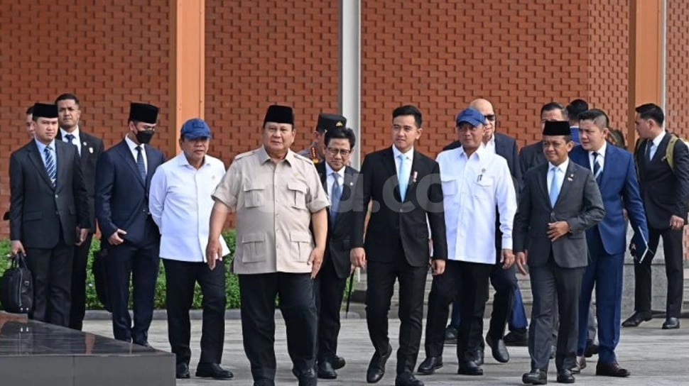 Sudah Bertolak ke Prancis, Prabowo Akan Salat Idul Adha di Luar Negeri