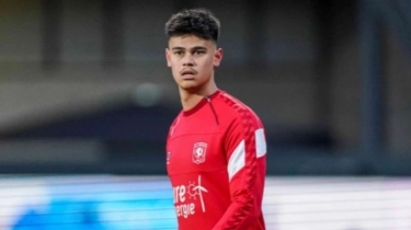 FC Twente Resmi Umumkan Perpanjangan Kontrak Bek Timnas Indonesia Mees Hilgers
