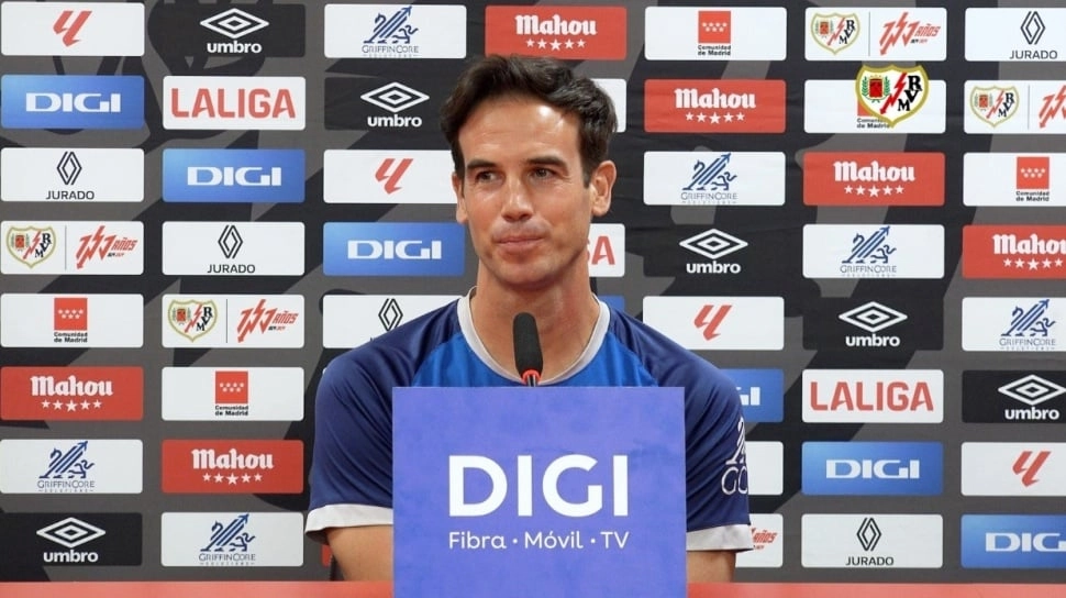 Inigo Perez: Rayo Vallecano Ingin Juara Liga Conference demi Penggemar