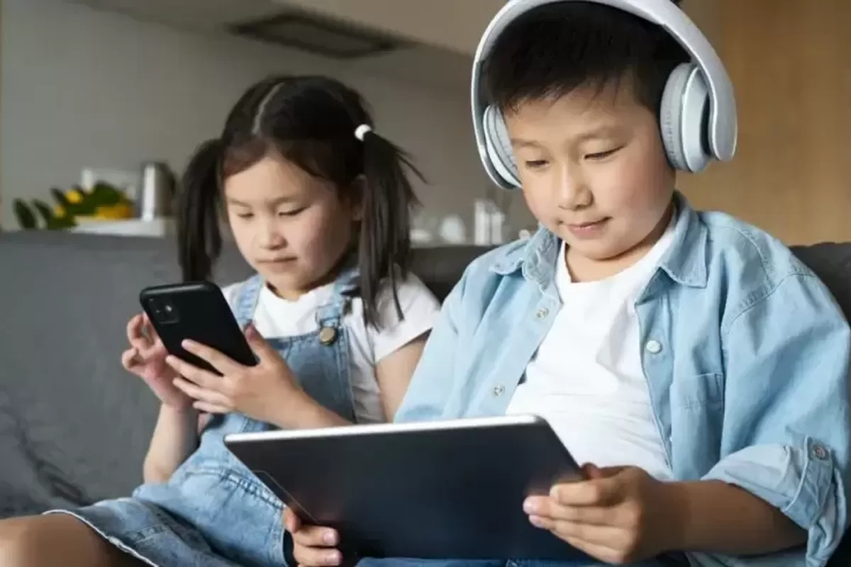 Komdigi Ungkap Setengah Anak Indonesia Terpapar Konten Bermuatan Seksual di Medsos