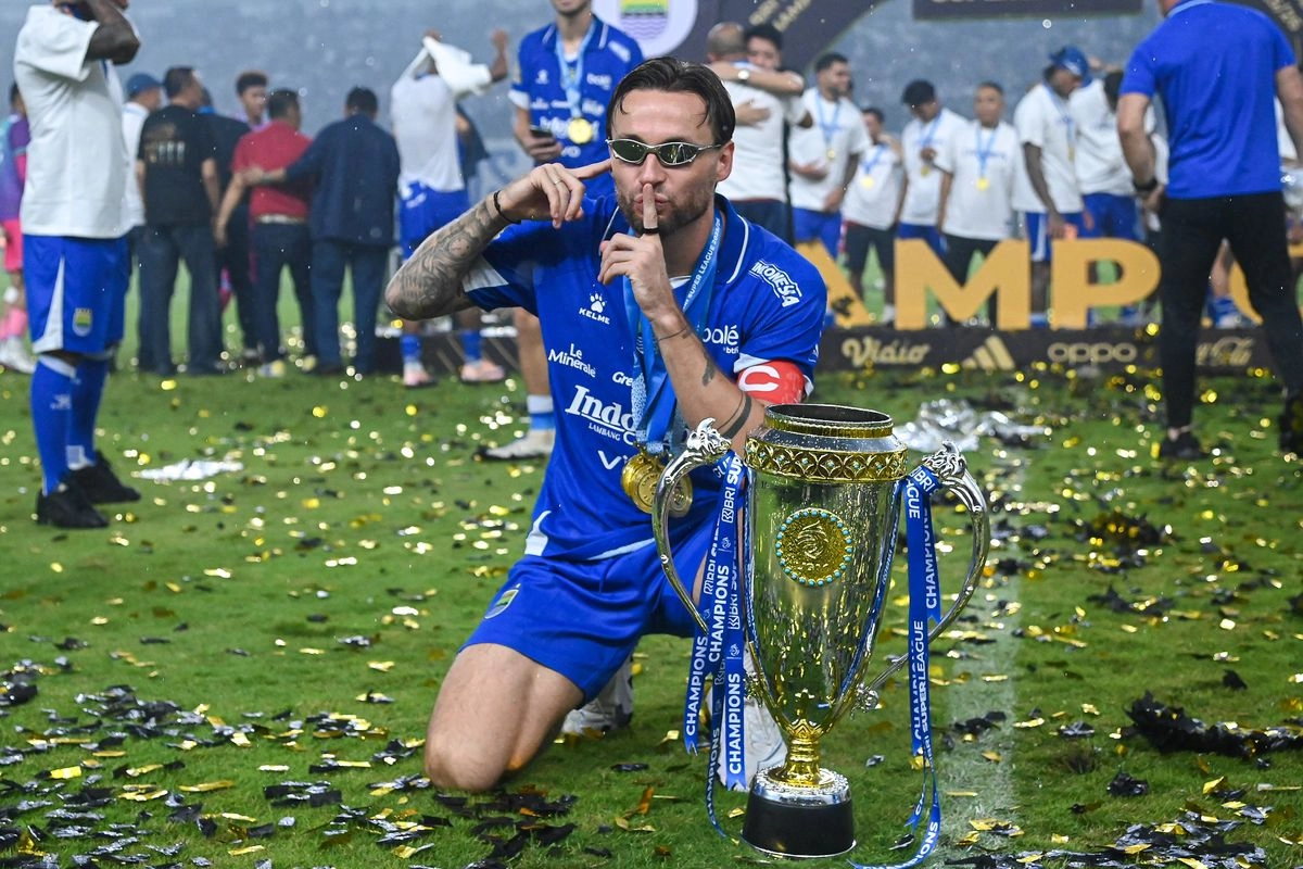 Makna Hattrick Juara Persib Bandung Bagi Marc Klok