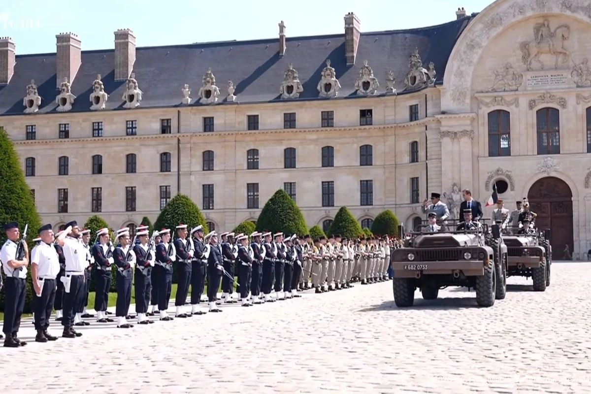 Prabowo Kenang Masa Muda Selalu ke Les Invalides Saat ke Paris, Kini Disambut Megah di Sana