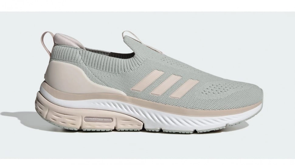 5 Sepatu Adidas Tanpa Tali yang Serbaguna, Anti Pegal Dipakai Jalan Seharian
