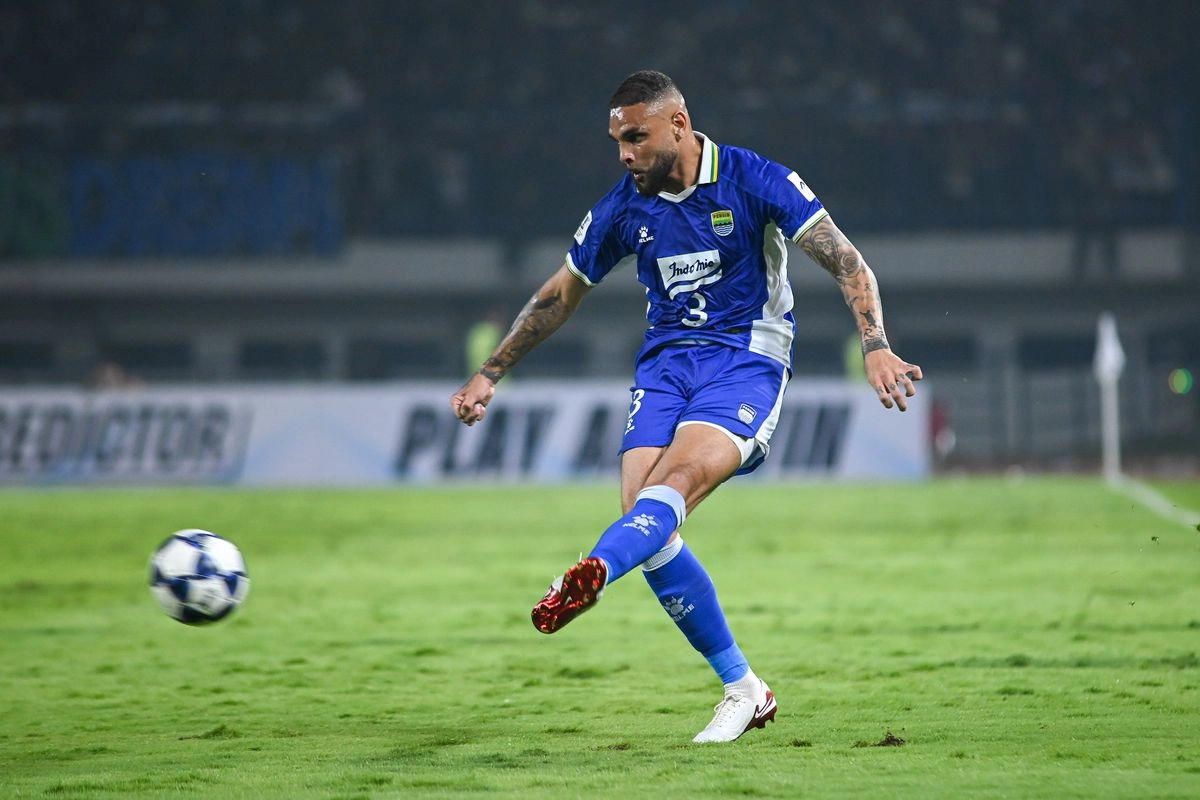 Kata Pengamat soal Masa Depan Layvin Kurzawa di Persib Bandung