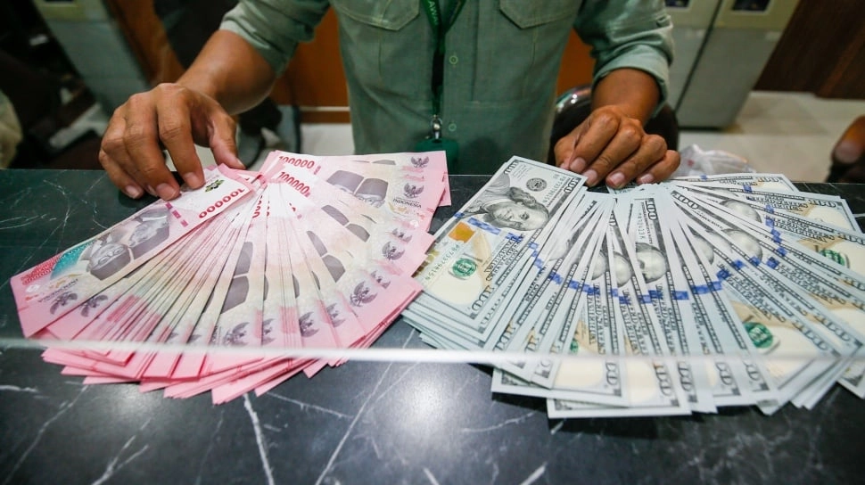 Rupiah Terus Terpuruk, Djarot PDIP: Rakyat Desa Tak Pakai Dolar tapi Harga Sembako Melambung Tinggi!