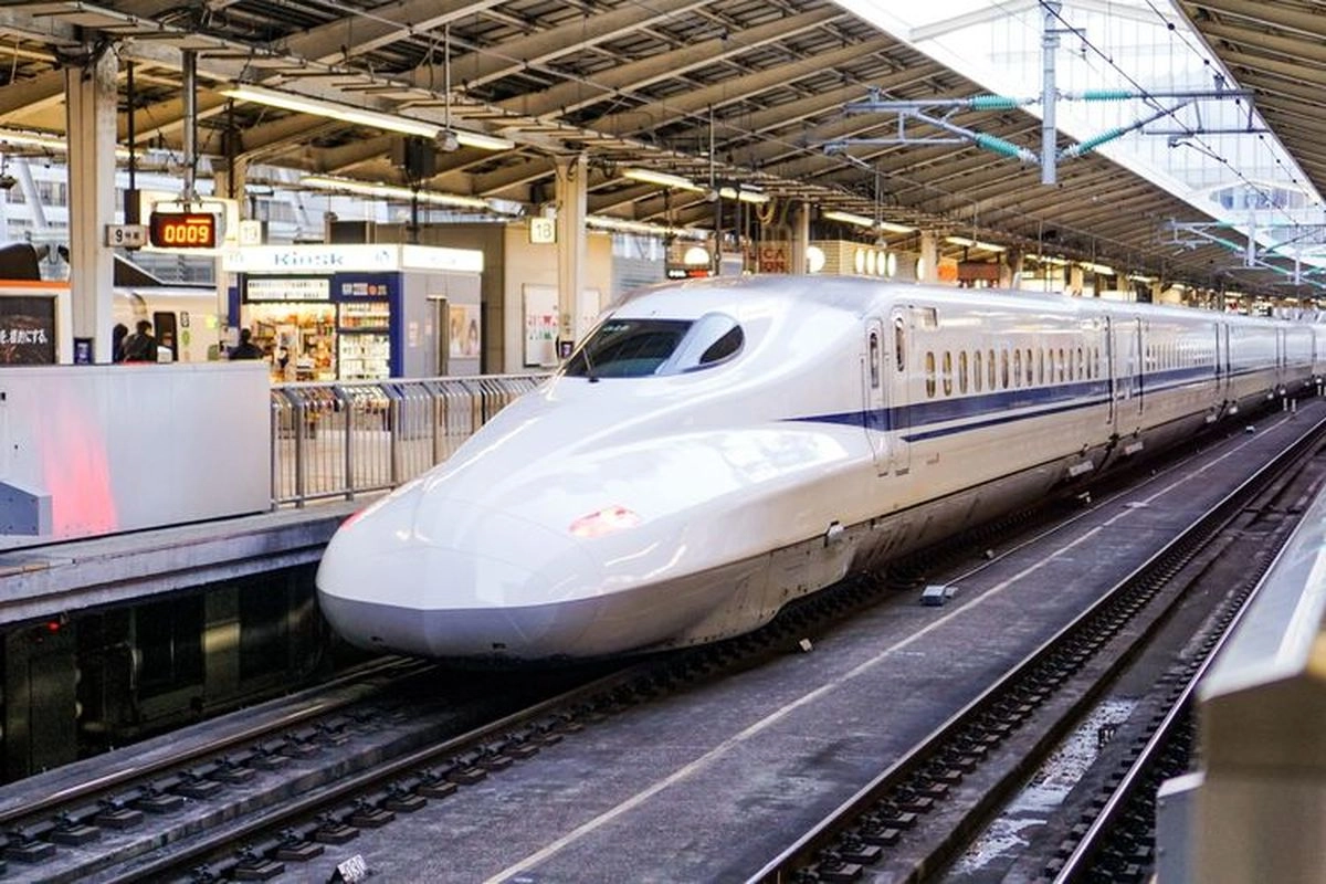 Proyek Kereta Tercepat di Dunia Milik Jepang, Benarkah Lebih Cepat Dari Pesawat?