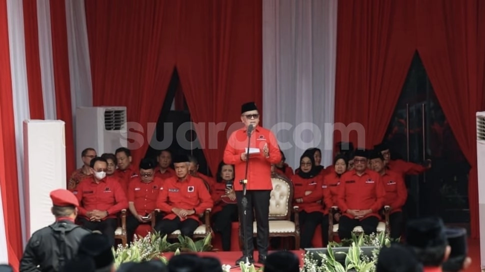 Hasto Soroti Pelemahan Rupiah dan Defisit Fiskal: Utang Dibayar dengan Utang