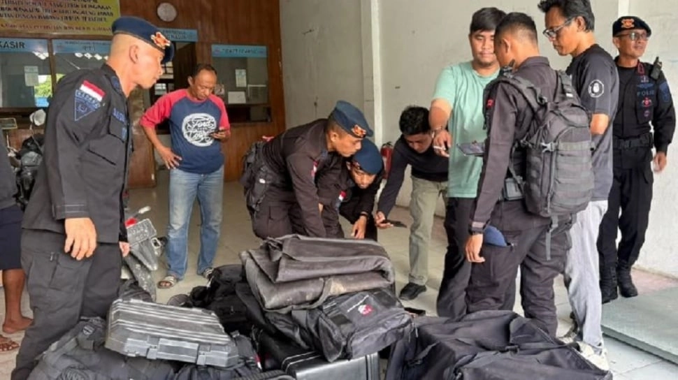 Tim Jibom Temukan 'Granat Maut' di Lokasi Ledakan Biak, Olah TKP Terpaksa Ditunda