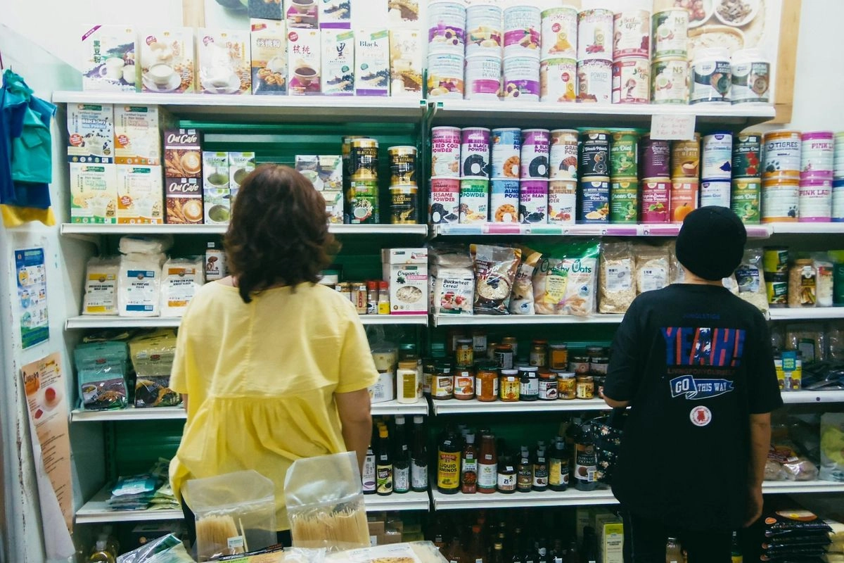 Hak yang Tertinggal di Rak Minimarket