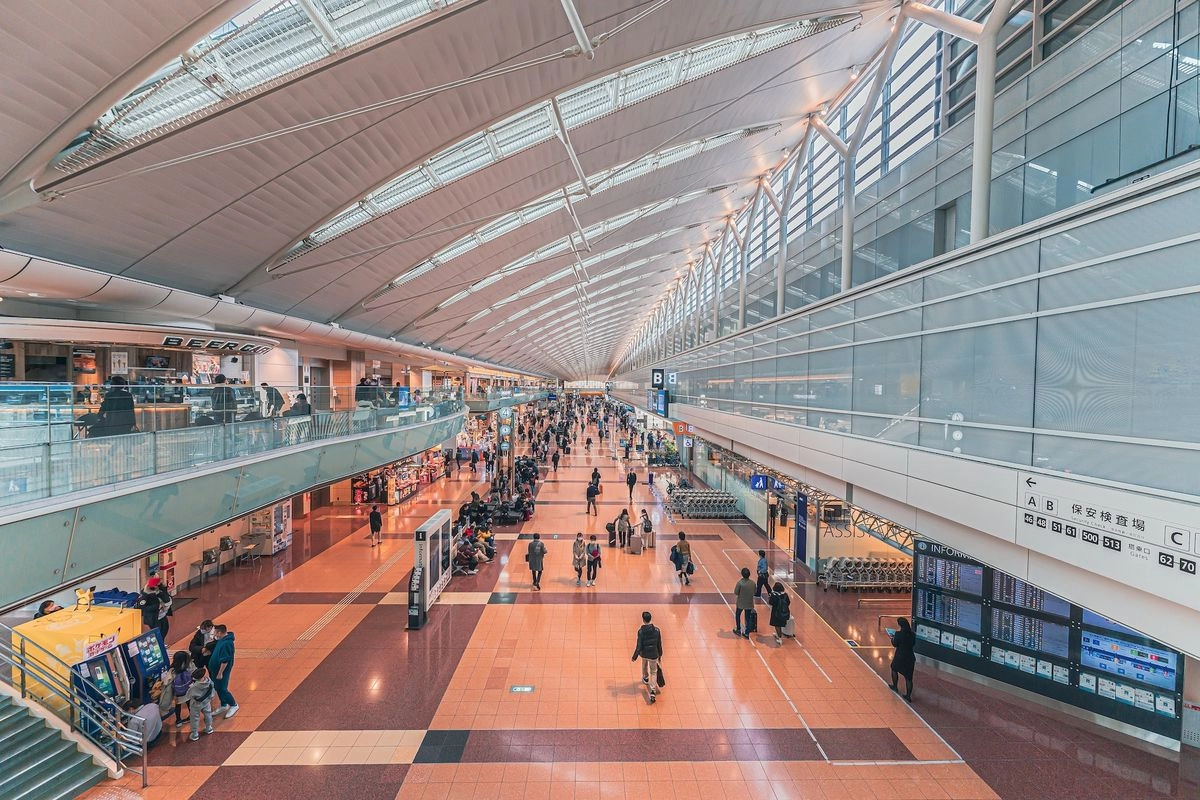 Imbas Topan Jangmi di Jepang, Bandara Haneda dan Naha Sempat Ditutup
