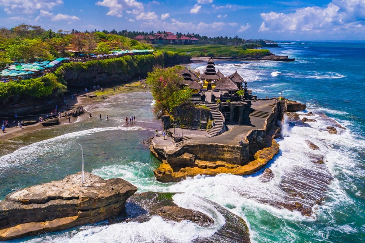 Tiket Pesawat Mahal, ke Bali Bisa Naik Bus dan Kereta yang Lebih Murah
