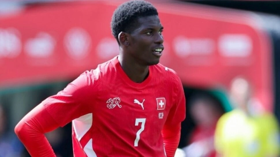 Setelah Asisten Pelatih Afsel Giliran Striker Timnas Swiss Dilarang Masuk ke AS