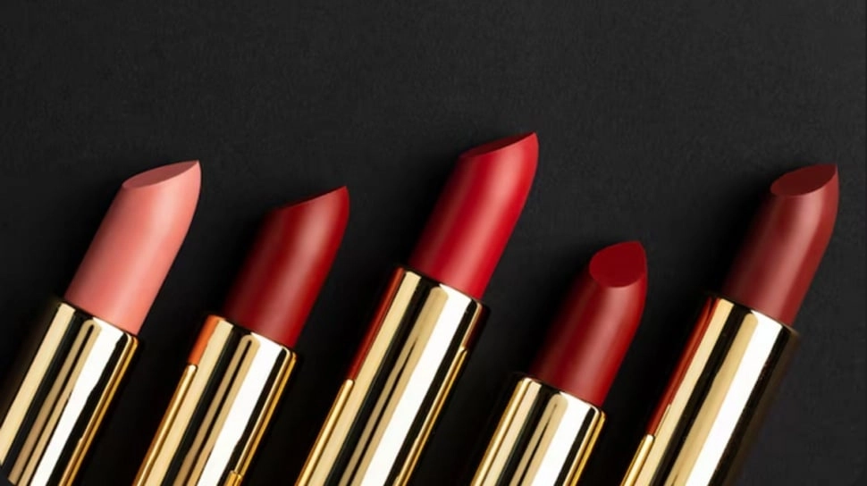 5 Pilihan Lipstik yang Tahan Air dan Tidak Transfer, Bibir Tetap Rapi Seharian