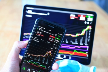 Asing Terus Angkat Kaki, IHSG dan Rupiah Kompak Tersungkur