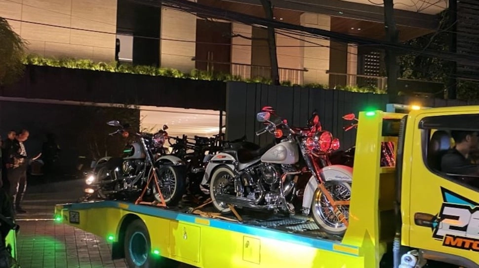 Geledah 5 Jam, KPK Sita Moge Harley Davidson hingga Porsche di Rumah Silmy Karim