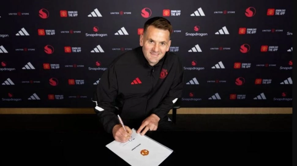 Manchester United Perpanjang Kontrak Kiper Veteran Tom Heaton hingga 2027