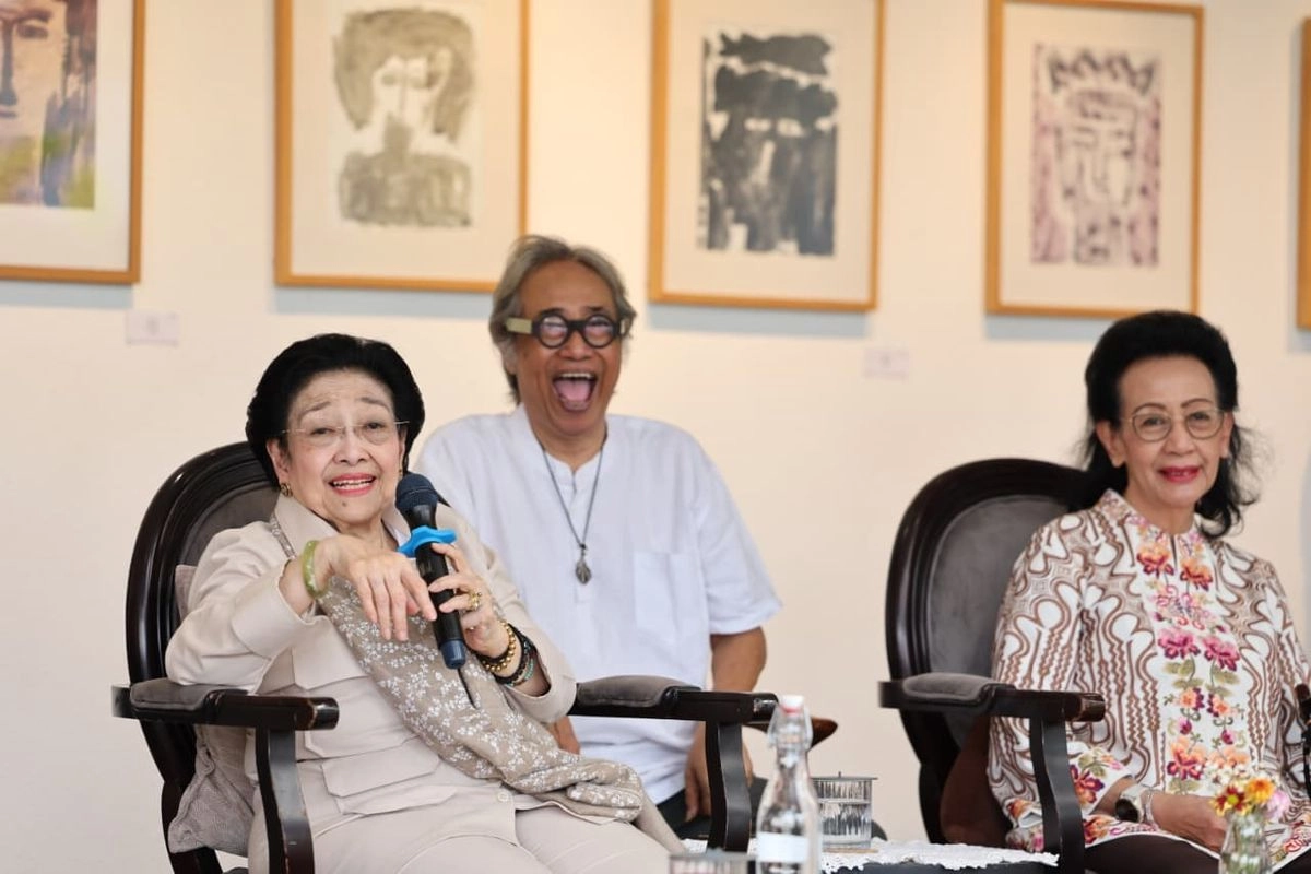 Didampingi Permaisuri Karaton Yogyakarta, Megawati Buka Pameran ''Mata Hati Soekarno''