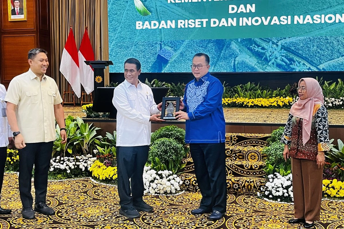 Amran-BRIN Teken MoU, Peneliti Bisa Pakai Semua Laboratorium Kementan
