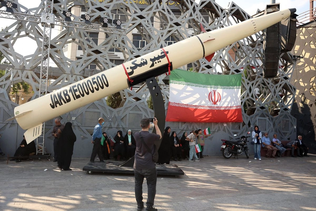 Bukan Sekadar Balas Dendam, Serangan Rudal Iran ke Israel Ungkap Ambisi Teheran