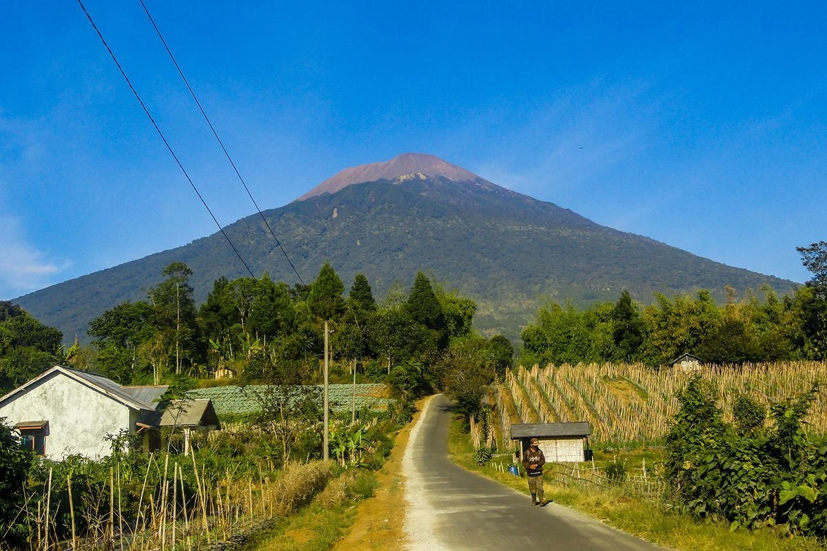 Pendakian Gunung Slamet Dibuka, Batas Aman hanya sampai Pelawangan