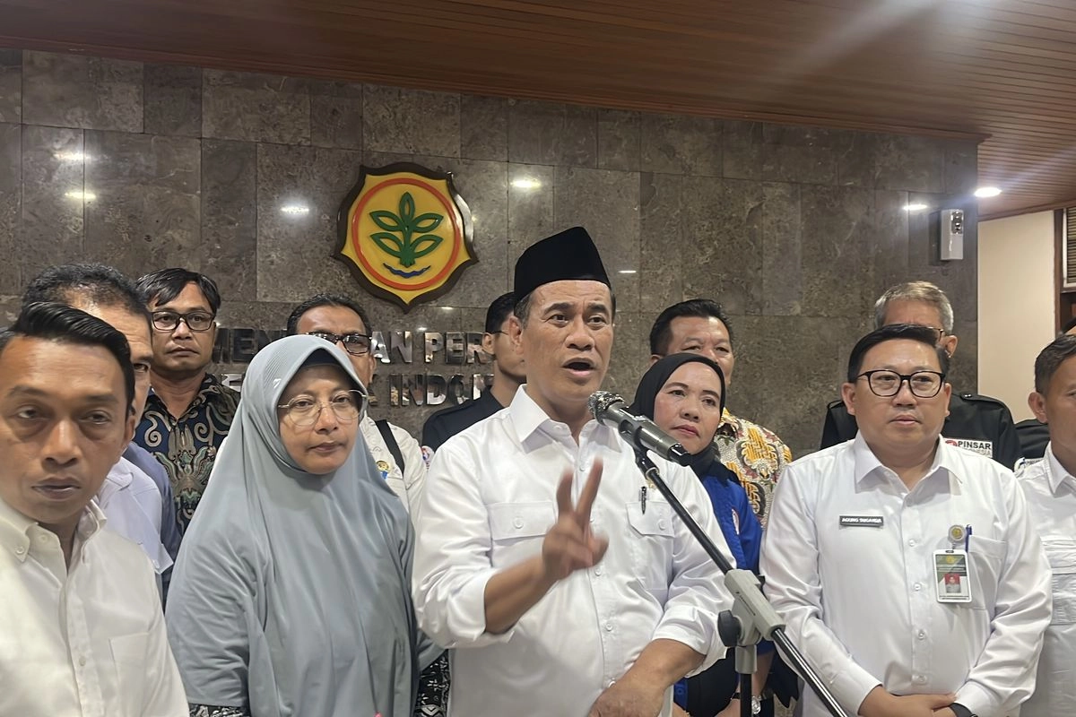 Produksi Telur Surplus, Amran Minta Investasi Peternakan Ayam Dibatasi