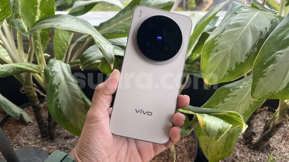 Terpopuler: 8 HP Kamera Bulat Tengah Bergaya Premium, HP 5G Terbaik Juni 2026