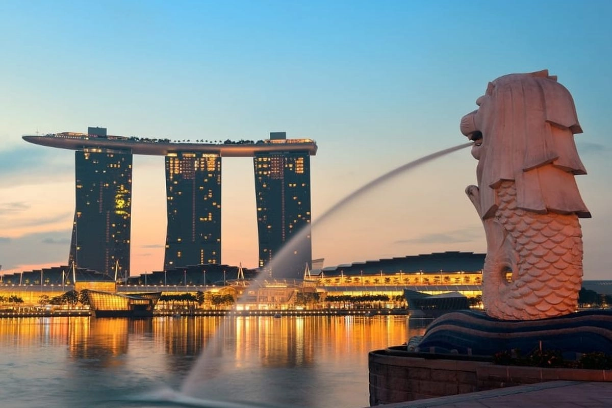 Bisa Kena Denda! Ini 7 Hal yang Pantang Dilakukan Turis Saat Liburan ke Singapura