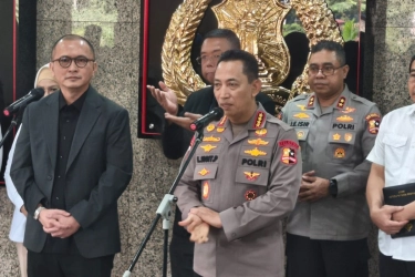 Kapolri Ajak Warga Nobar Piala Dunia di Polda hingga Polsek