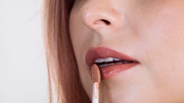 5 Lip Serum untuk Atasi Bibir Kering dan Pecah-pecah, Bisa Melembapkan dan Mencerahkan
