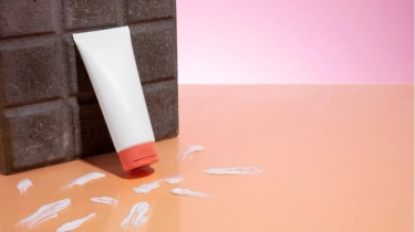 5 Tone Up Sunscreen untuk Mencerahkan Wajah, Anti White Cast Menurut Review Pengguna
