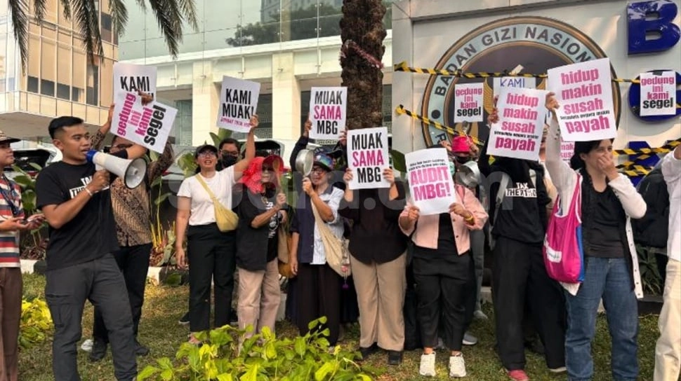 MBG Watch 'Segel' Kantor Badan Gizi Nasional, Tuntut Moratorium dan Audit Total