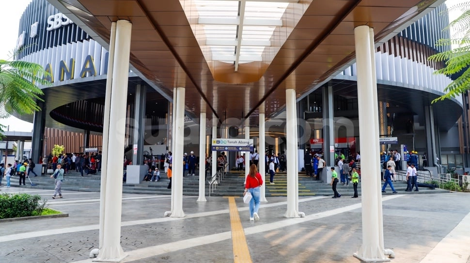 Naik Kereta Bukan Sekadar Perjalanan, Kini Stasiun Jadi Lifestyle Space Baru