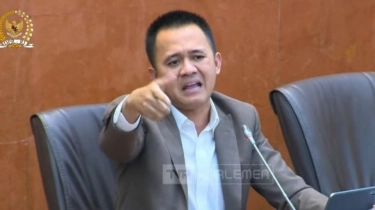 Singgung Lagu Mas Bahlil Ganteng, Mufti PDIP Kritik Kenaikan BBM: Kapan Pemerintah Memahami Rakyat?