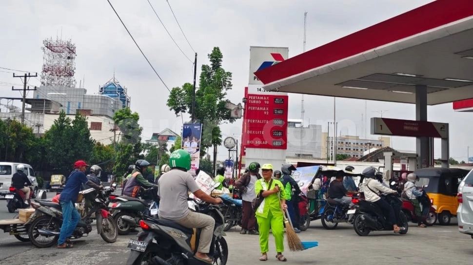 Mengapa Pertamina Naikkan Harga Pertamax Saat Gajian Telah Habis?