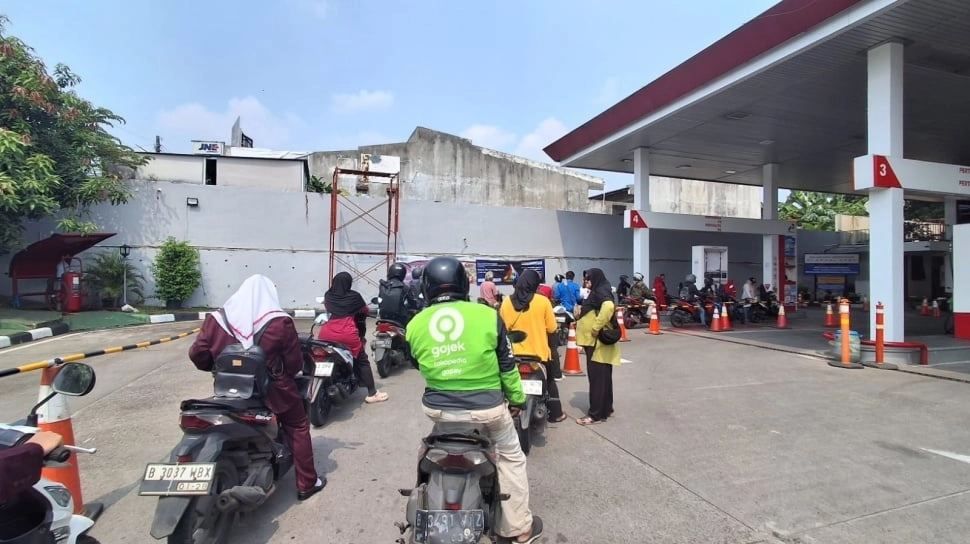 Pertamax Tembus Rp16.250! Ojol dan Mahasiswa Menjerit Terpaksa Turun Kelas ke Pertalite