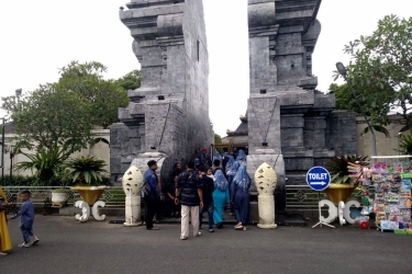 Bareng Ratusan Kader PDI-P, Megawati Ziarah ke Makam Bung Karno